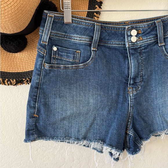 Anthropologie Pilcro Mid Rise Micro Cutoff Denim Shorts SZ 29 - Picture 11 of 16